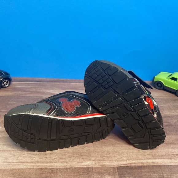 Mickey Mouse 🐭 Light-Up Sneakers - Picture 10 of 12